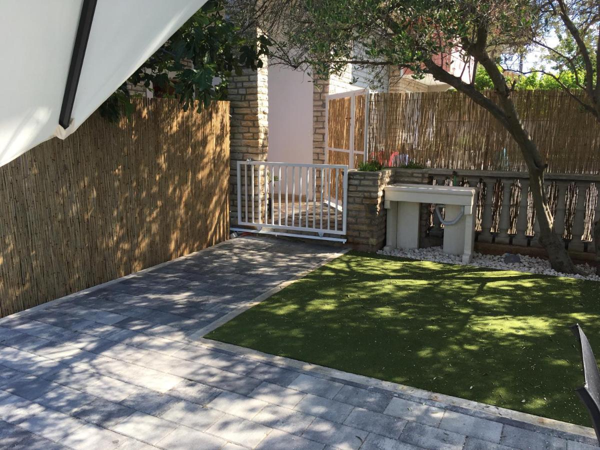 Apartment With Private Pool Sukošan 외부 사진
