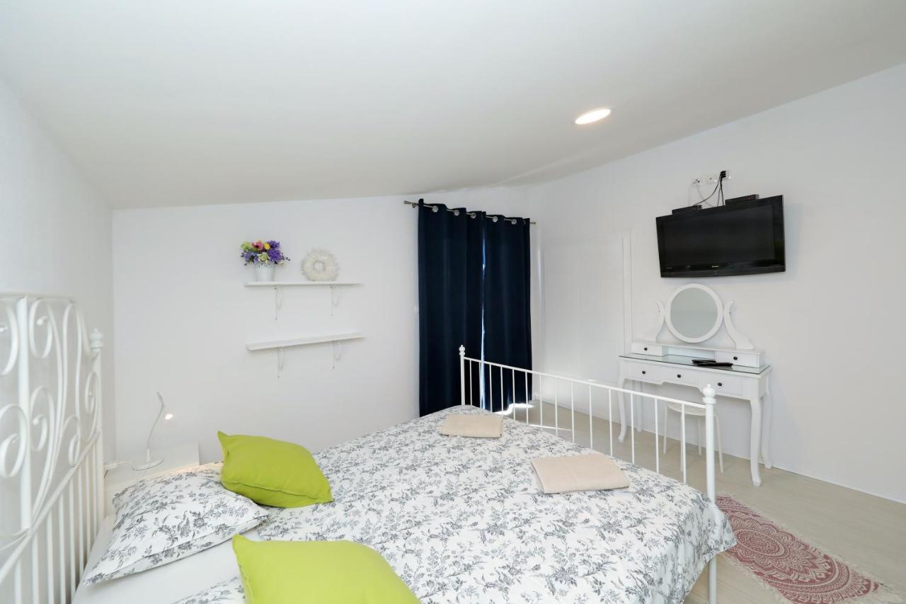 Apartment With Private Pool Sukošan 외부 사진