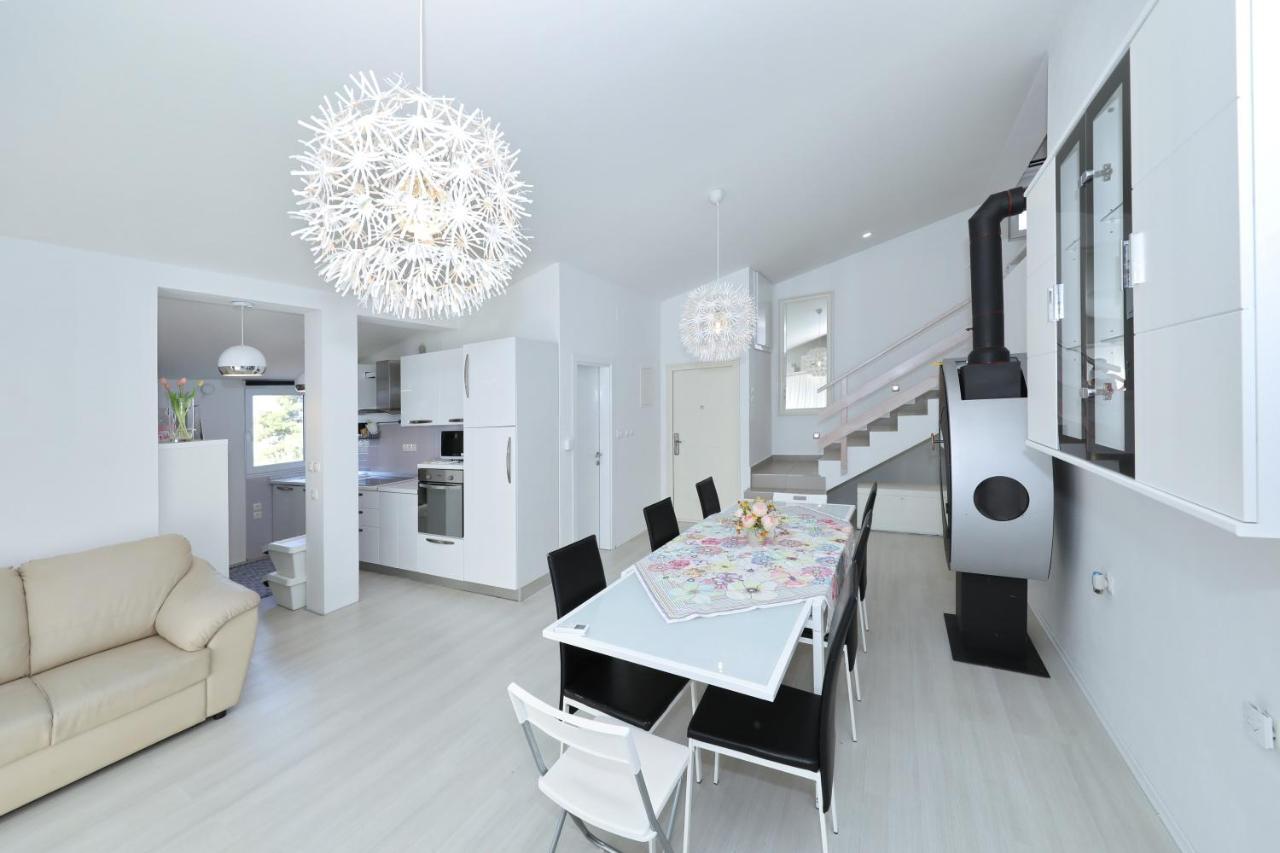 Apartment With Private Pool Sukošan 외부 사진