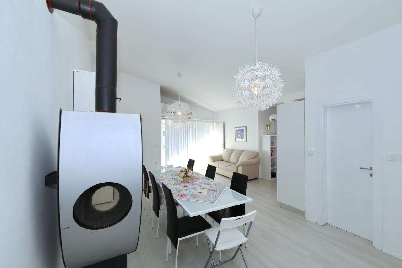 Apartment With Private Pool Sukošan 외부 사진