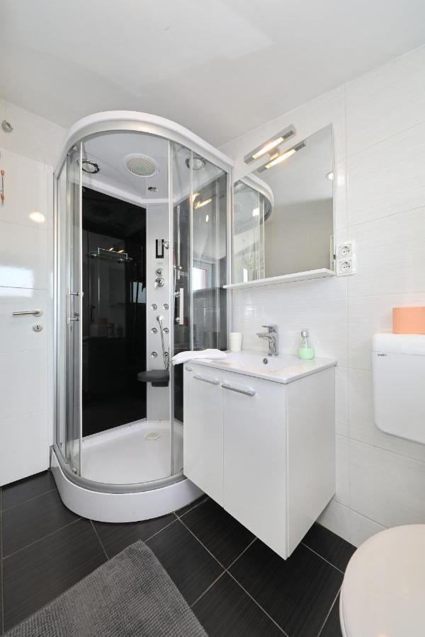 Apartment With Private Pool Sukošan 외부 사진