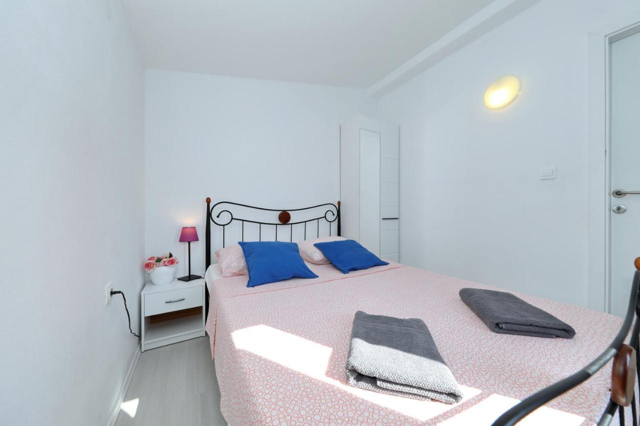 Apartment With Private Pool Sukošan 외부 사진