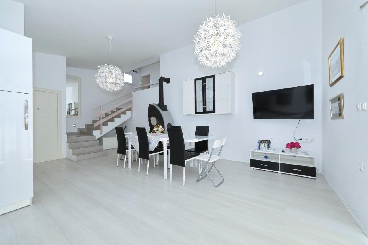 Apartment With Private Pool Sukošan 외부 사진