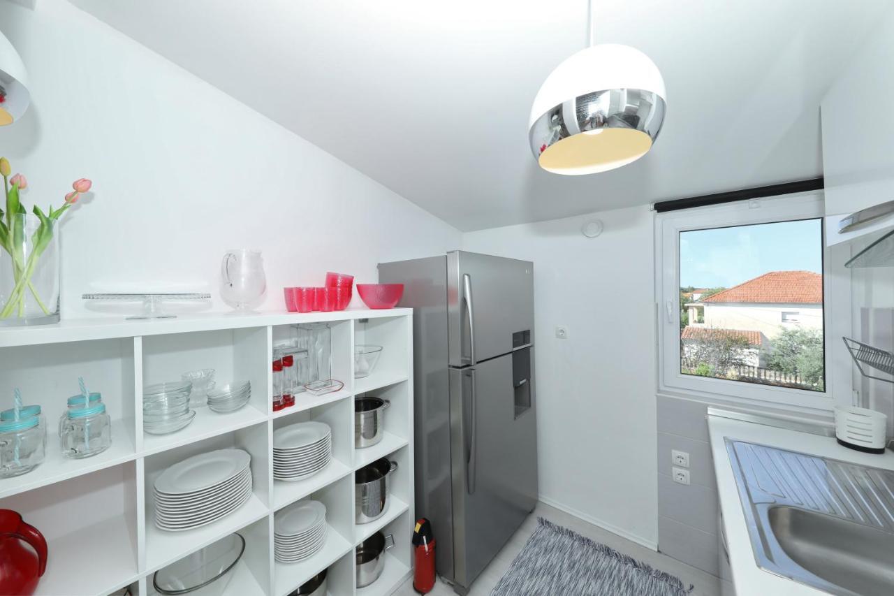 Apartment With Private Pool Sukošan 외부 사진